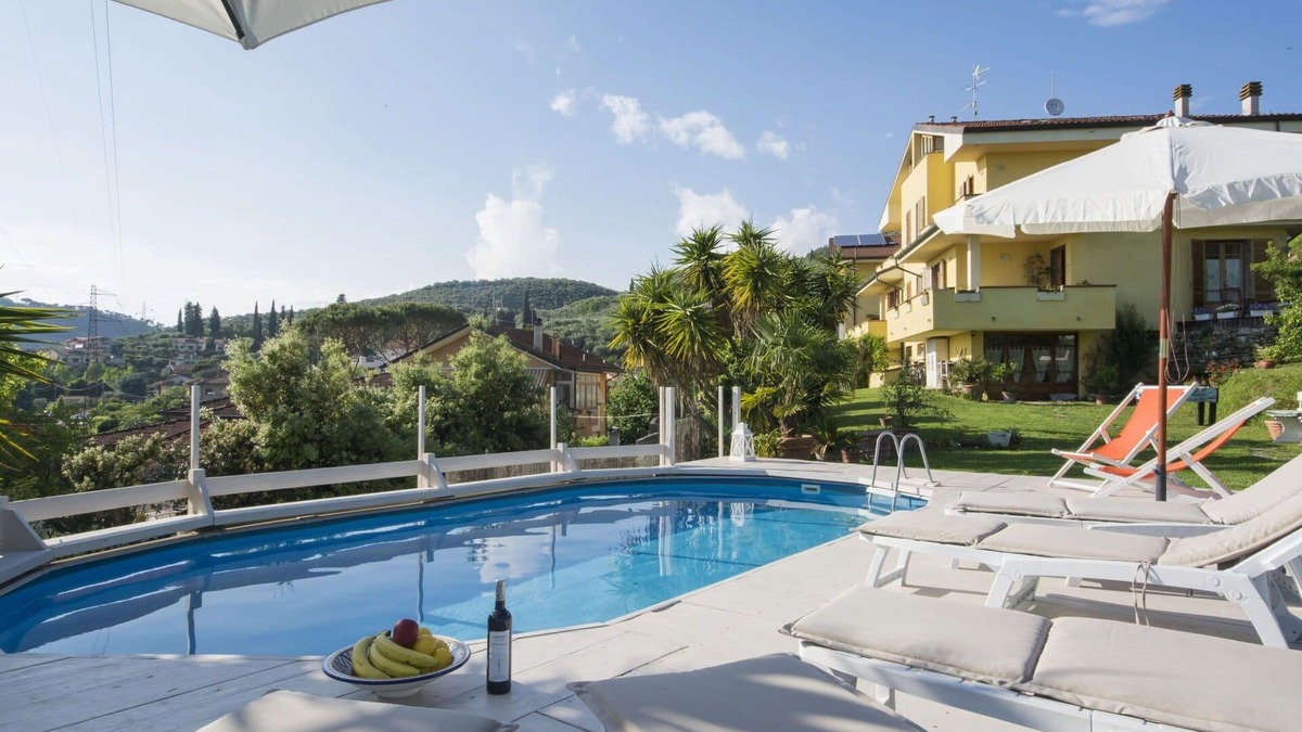 Massarosa House | Beautiful villa with WIFI, private pool, TV, terrace and pets allowed, close to Viareggio
