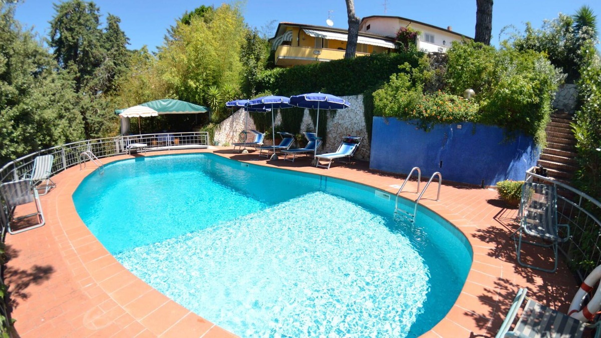 Massarosa Villa | Beautiful villa with A/C, WIFI, private pool, TV, veranda and pets allowed, close to Viareggio