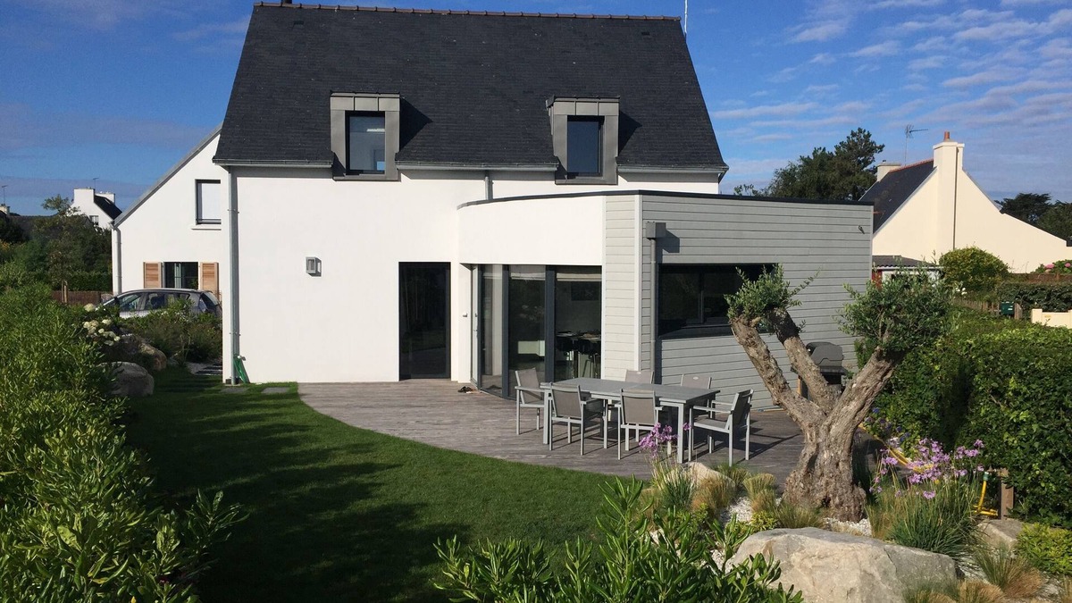 Loctudy Villa | Beautiful villa with landscaped garden in Lodonnec