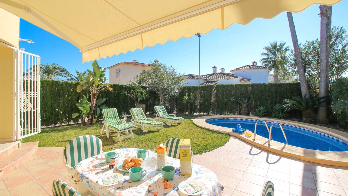 Oliva Villa | Beautiful Villa with pool in Oliva Nova Golf