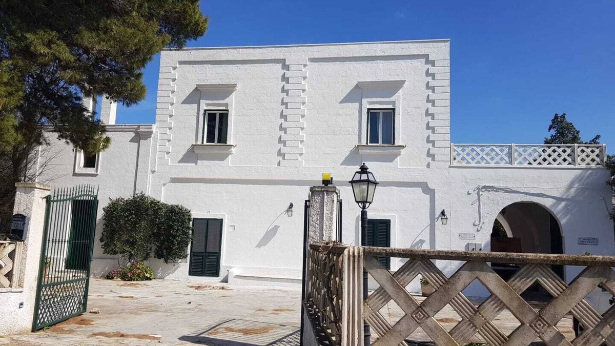 Oria Villa | Beautiful villa with pool, in the Italian countryside but only 5 minutes to town