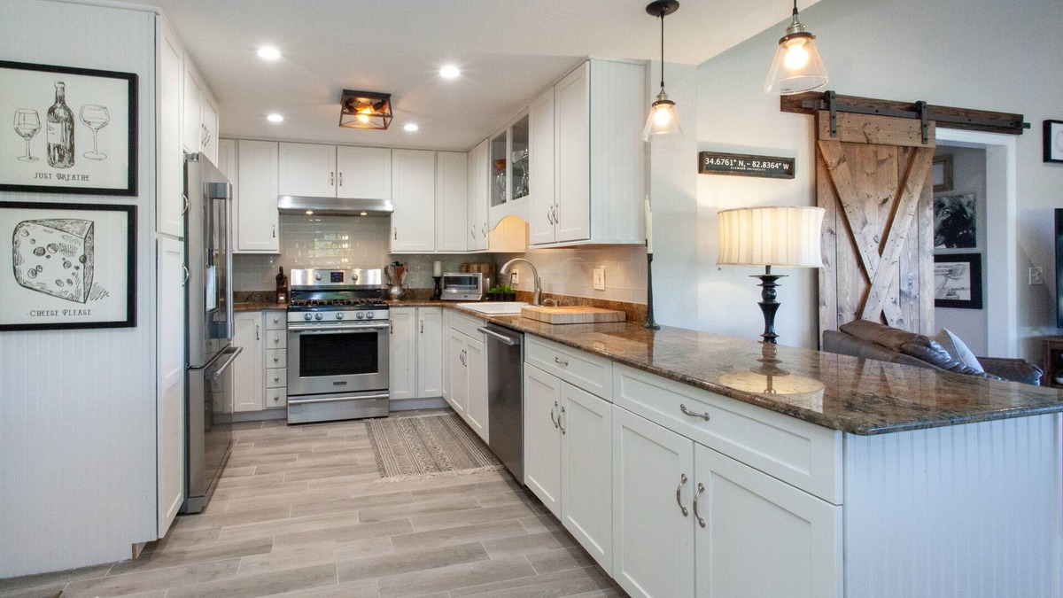 Riviera Bay House | Beautiful Water Front , Boat lift 5 min to downtown St. Petersburg FL Near Beach