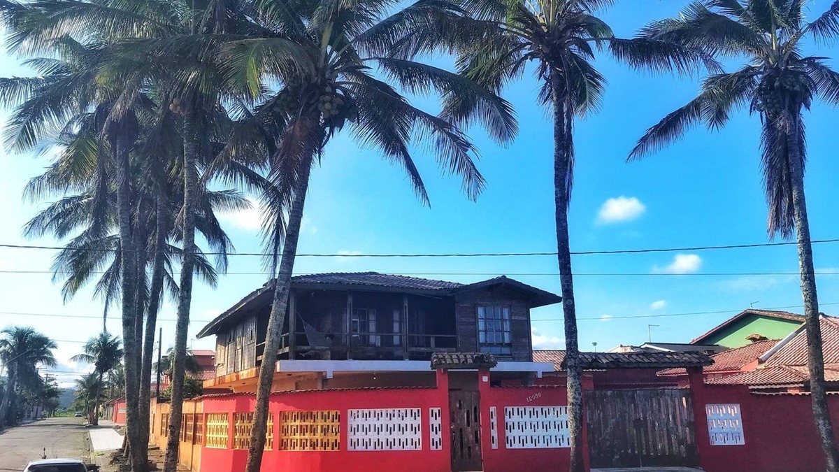 Mongagua House | Beautiful waterfront house for rent in Mongaguá - Beachfront