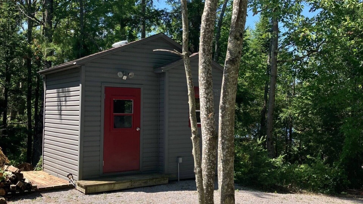 Trent Lakes Cottage | Beautiful Waterfront Cottage BUCKHORN Huge Dock Lots Beds & Parking WIFI NO FEES