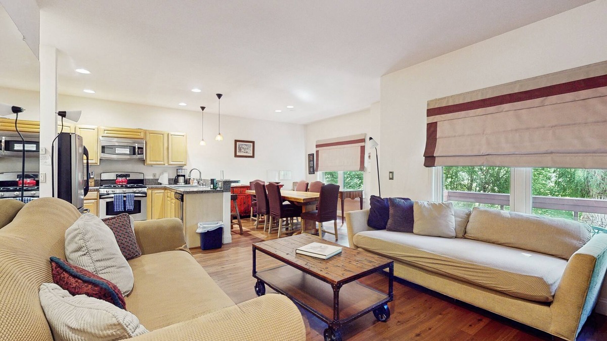 Basalt Condo | Beautiful, waterfront condo w/an updated interior and a gas fireplace