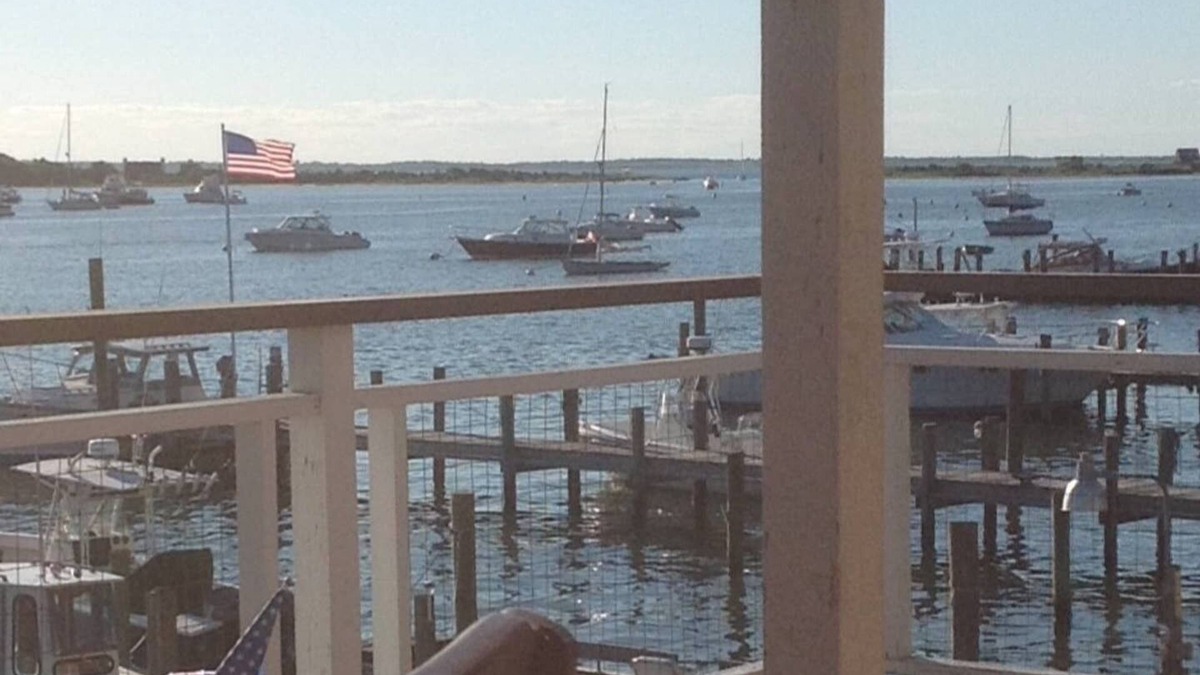Tisbury House | Beautiful Waterfront Home on Lake Tashmoo