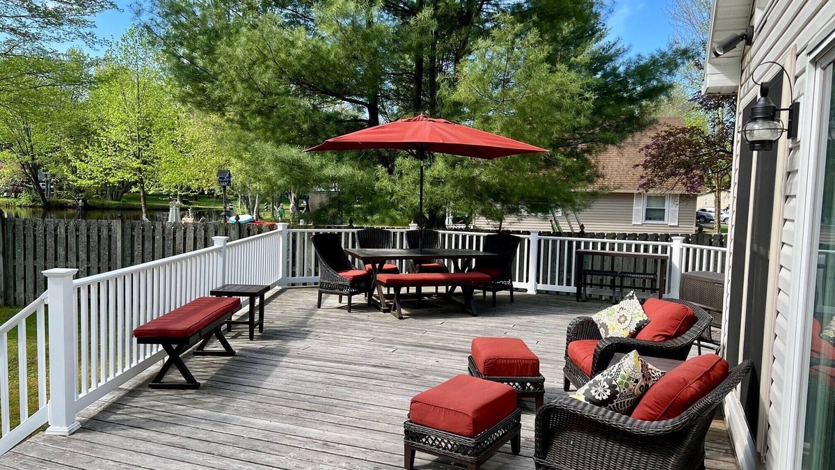Blossvale House | ~BEAUTIFUL WATERFRONT HOME, SYLVAN BEACH~