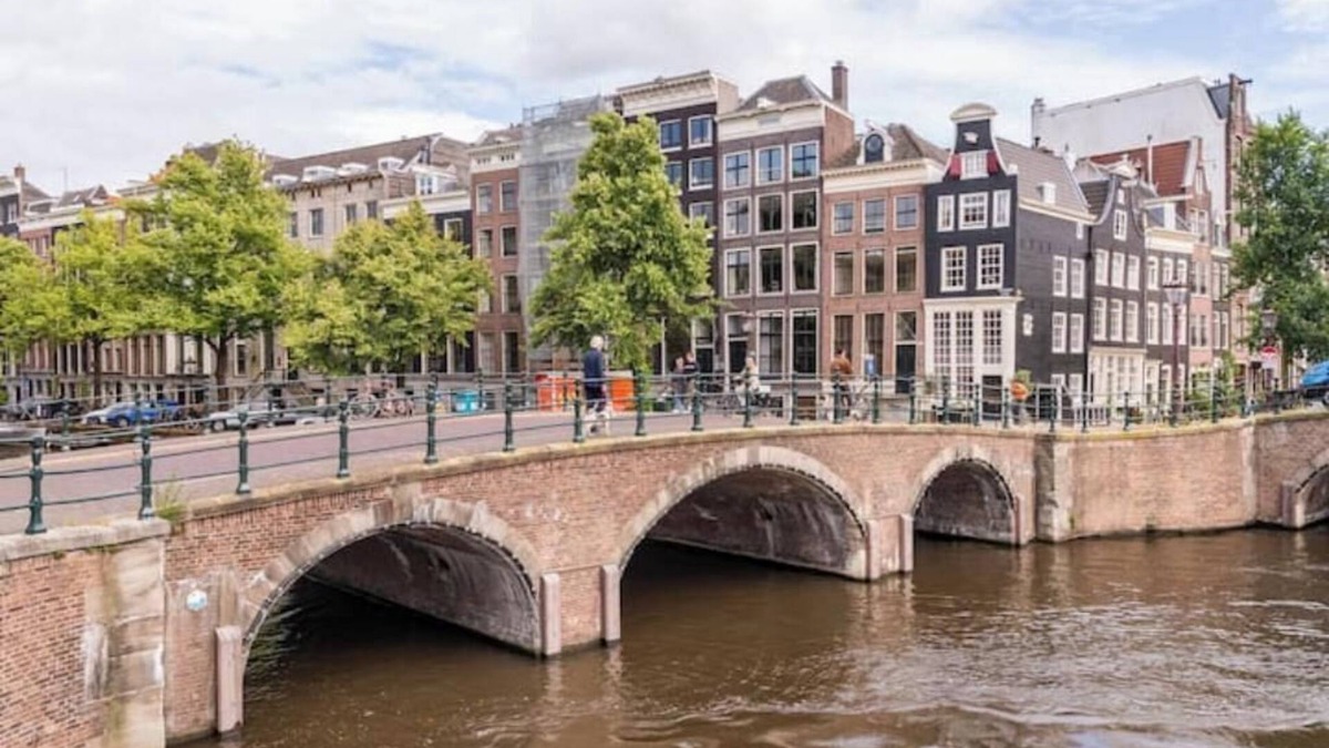 De Weteringschans Apartment | Beautiful & Well-located Canalhouse