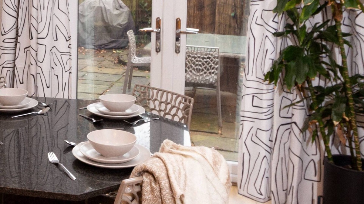 Didsbury House | Beautiful West Didsbury 4BR Home