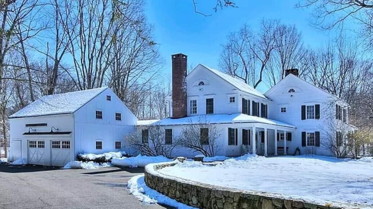 Westport House | Beautiful Westport Historic 4 Bedroom Gem