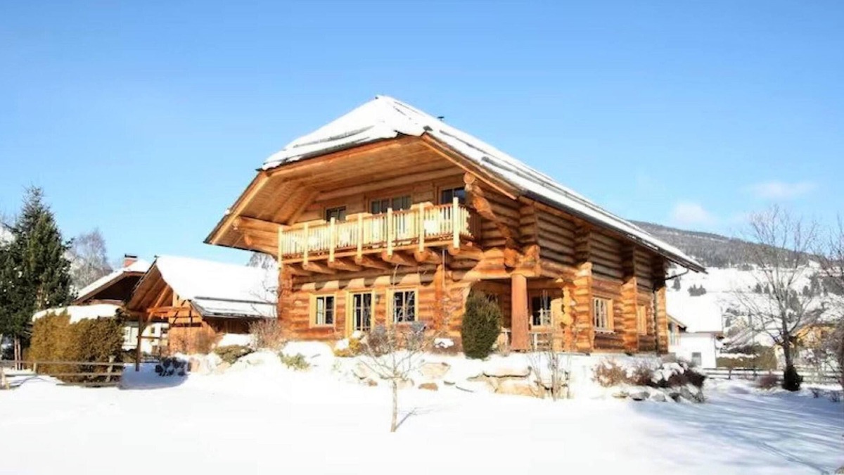 Mauterndorf House | Beautiful wooden log house with sauna and garden