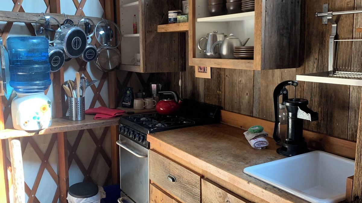 Rosemount Cottage | Beautiful Yurt in Hamilton Ontario