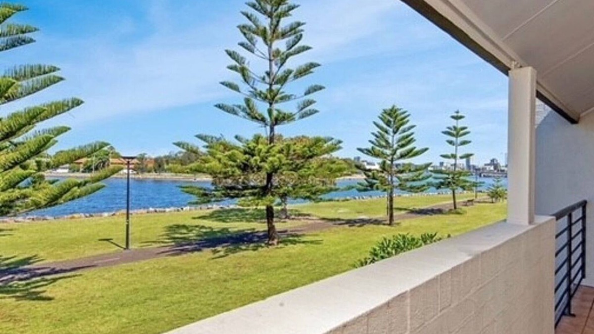 Carrington House | Beautifully 3 bedroom property overlooking Newcastle Harbour