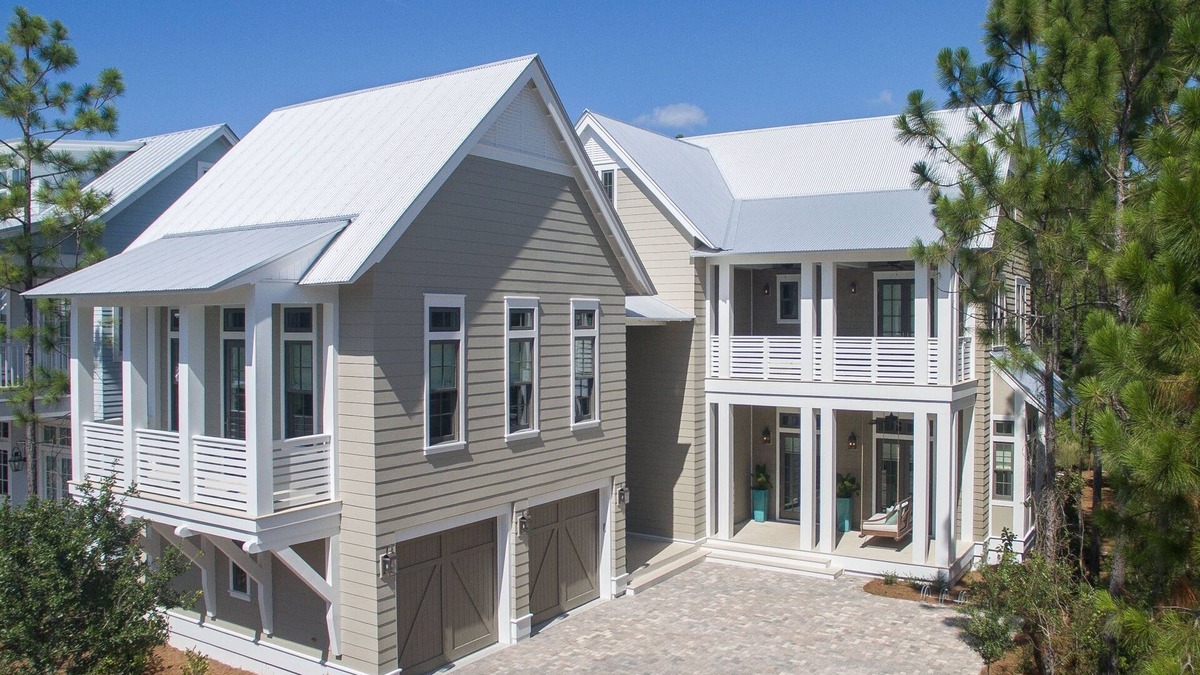 Forest District House | Beautifully Appointed Home In Watercolor with 6 Beach Cruiser Bikes included