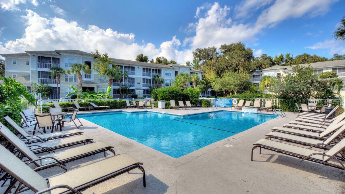 Saint Simons Heights Condo | Beautifully decorated condo, St. Simons Island, 8 minutes to Beach, heated pool