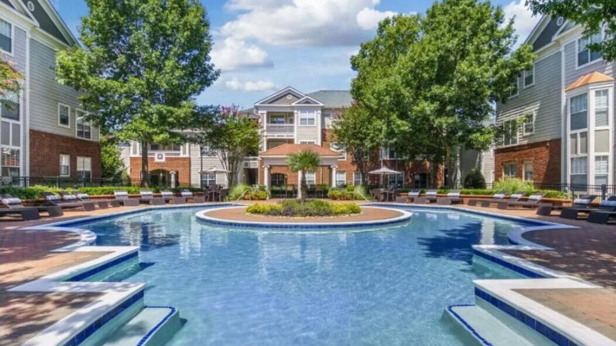 Provincetowne Apartment | Beautifully decorated 2BR 2BA apartment home heart of Ballantyne