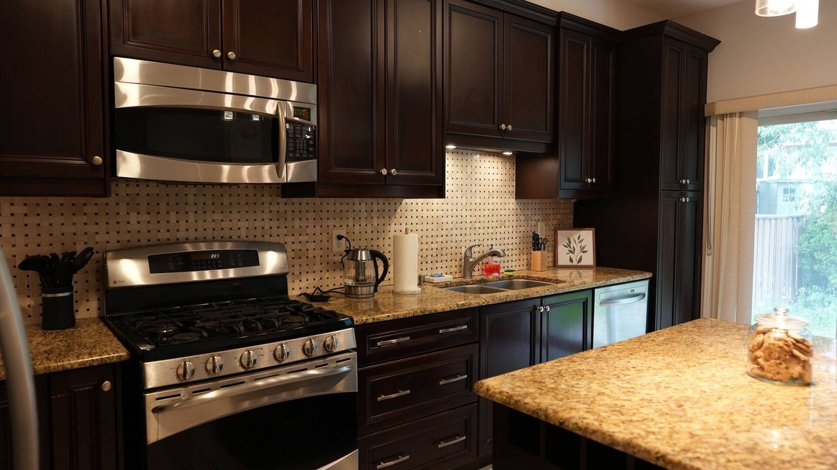 Richmond Hill House | Beautifully Designed Fully Furnished Home In Richmond Hill