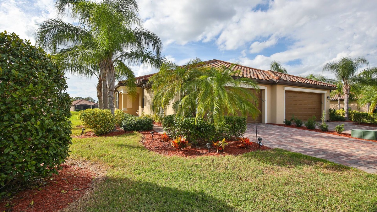 Bradenton Villa | Beautifully designed villa home! Located in River Strand, Heritage Harbour
