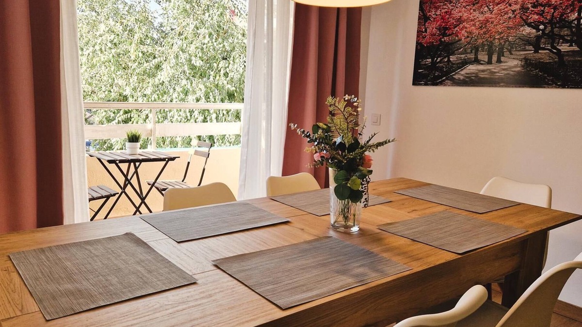 Hostalets Apartment | Beautifully renovated, close to Plaza España.