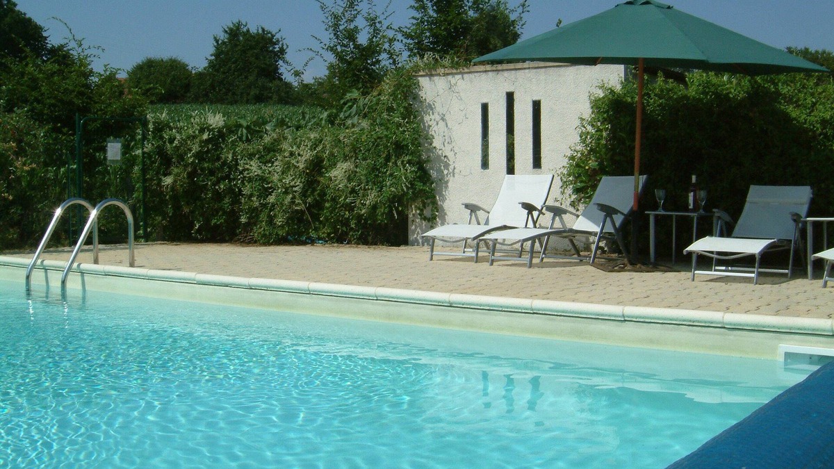 Jumilhac-le-Grand House | Beautifully light and spacious 4 bedroomed villa with inground pool