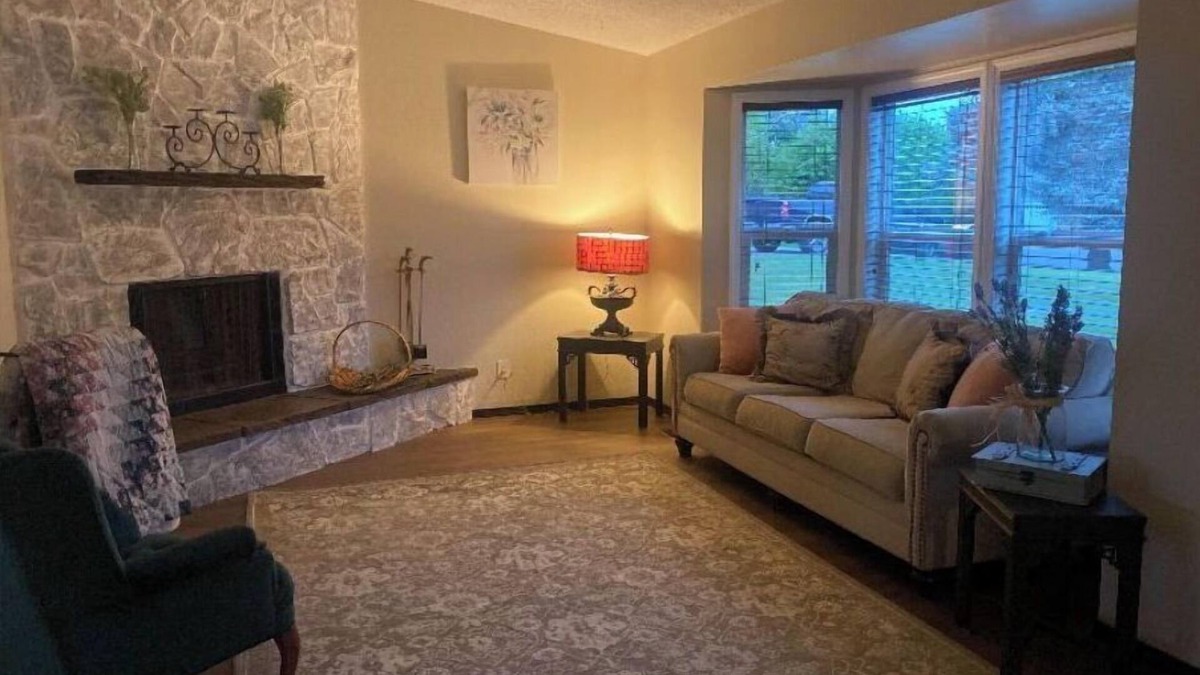 Tri-Cities House | Beautifully furnished home in quiet neighborhood