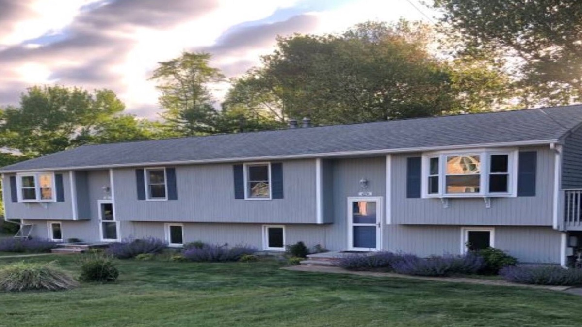 Bonnet Shores House | Beautifully remodeled home in Bonnet Shores - Narragansett RI