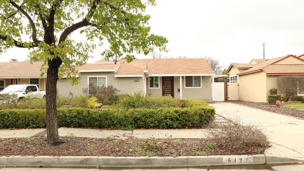 Sherman Oaks Villa | Beautifully Remodeled 4BR Home-Outdoor Dining BBQ