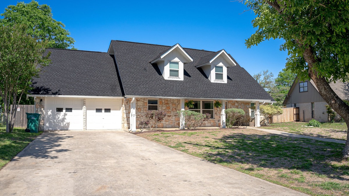 Boerne House | Beautifully remodeled Boerne Charm home located minutes from downtown