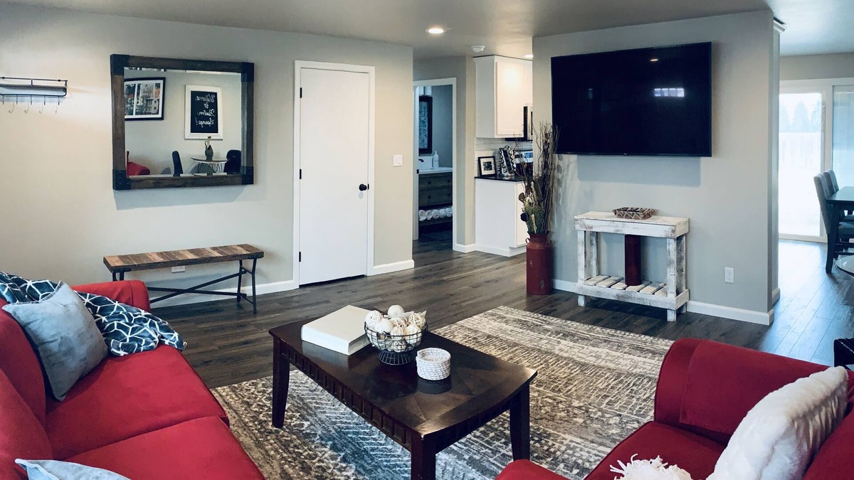 Yakima House | Beautifully remodeled, clean, well-stocked entire home - sleeps 7!
