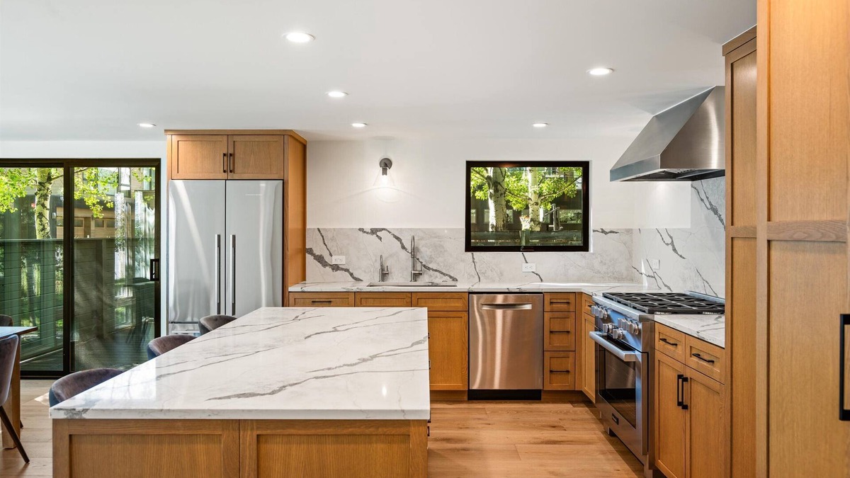 Aspen House | Beautifully remodeled house with mountain and golf course views