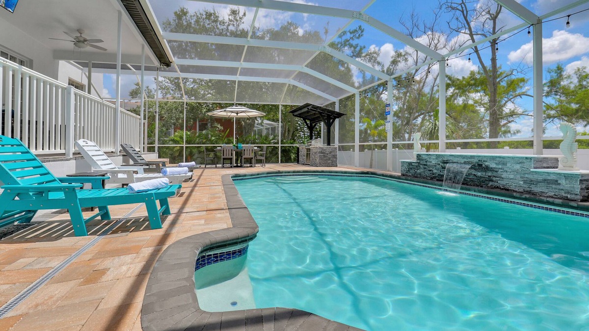 Apollo Beach House | Beautifully renovated home free heated poolgarage available at Apollo beach