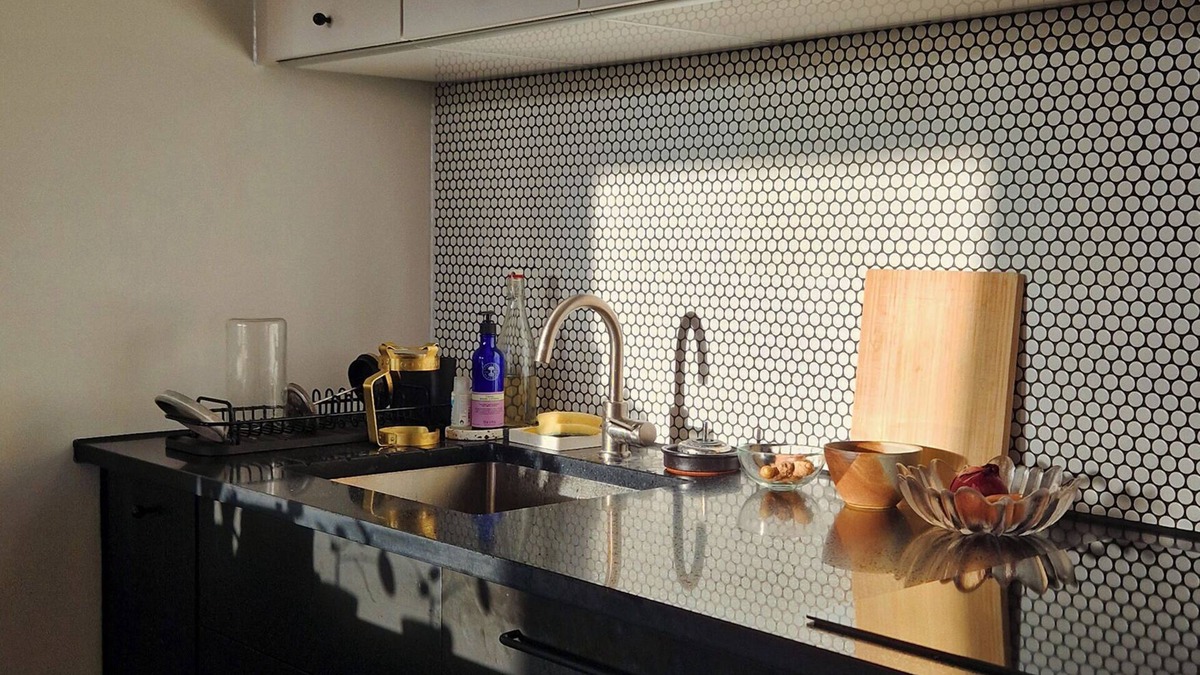 Brixton Apartment | Beautifully Renovated 1B/Studio Flat w Balcony, Brixton