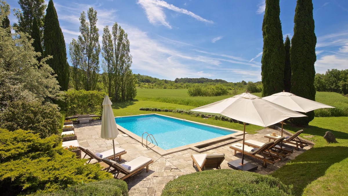 Roussillon Other | Beautifully renovated Artist’s farmhouse in Provence, large heated pool & sauna