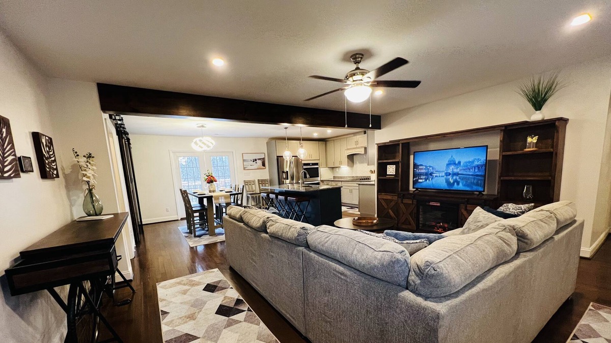 Jonesville House | Beautifully renovated home in the heart of Elkin