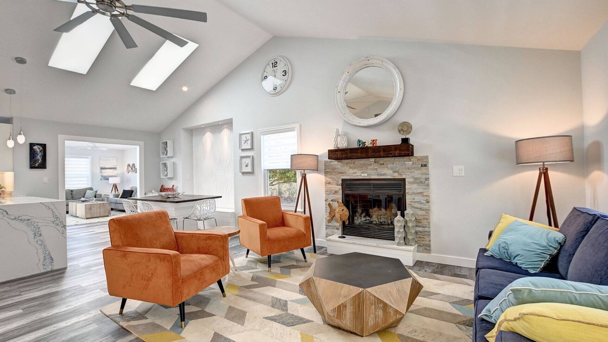 Clearwater House | Beautifully Renovated 3 Bedroom Home in Clearwater Community! WIFI, Community Pool, Tennis Court, and 2 miles to the beach!