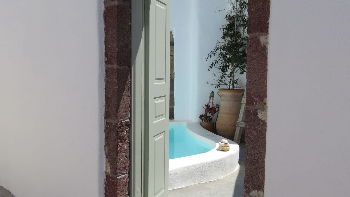 Megalochori House | Beautifully Restored Traditional Village House 'Alba Lily'