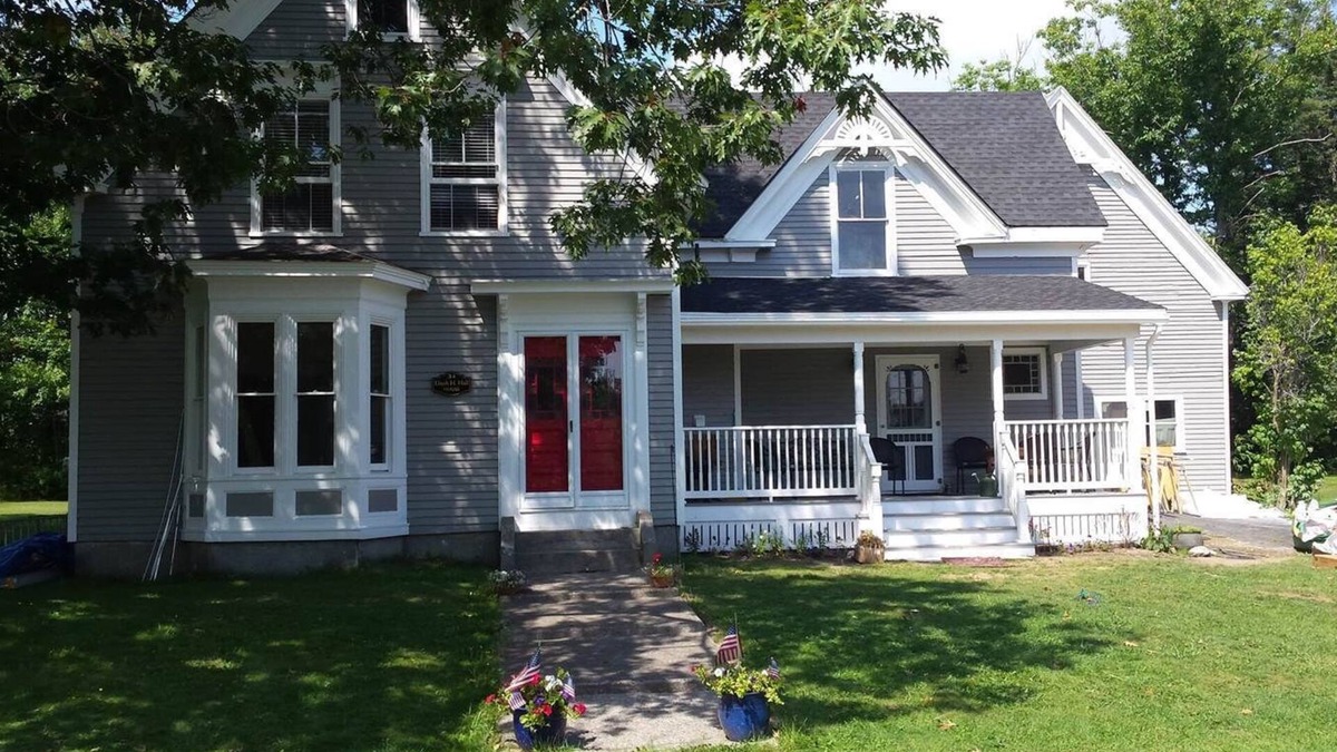 Rockland House | Beautifully restored 4-bedroom sea captain's house with water views, STR25-57