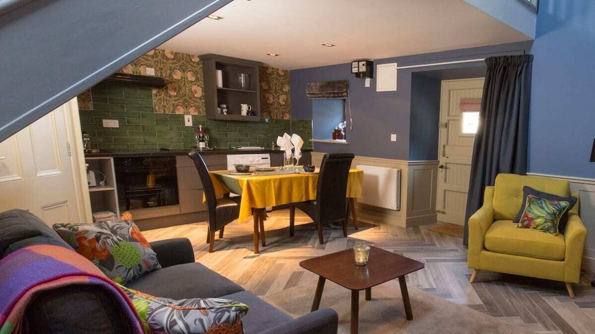 Killotteran Cabin | Beautifully Restored Stables off the Greenway
