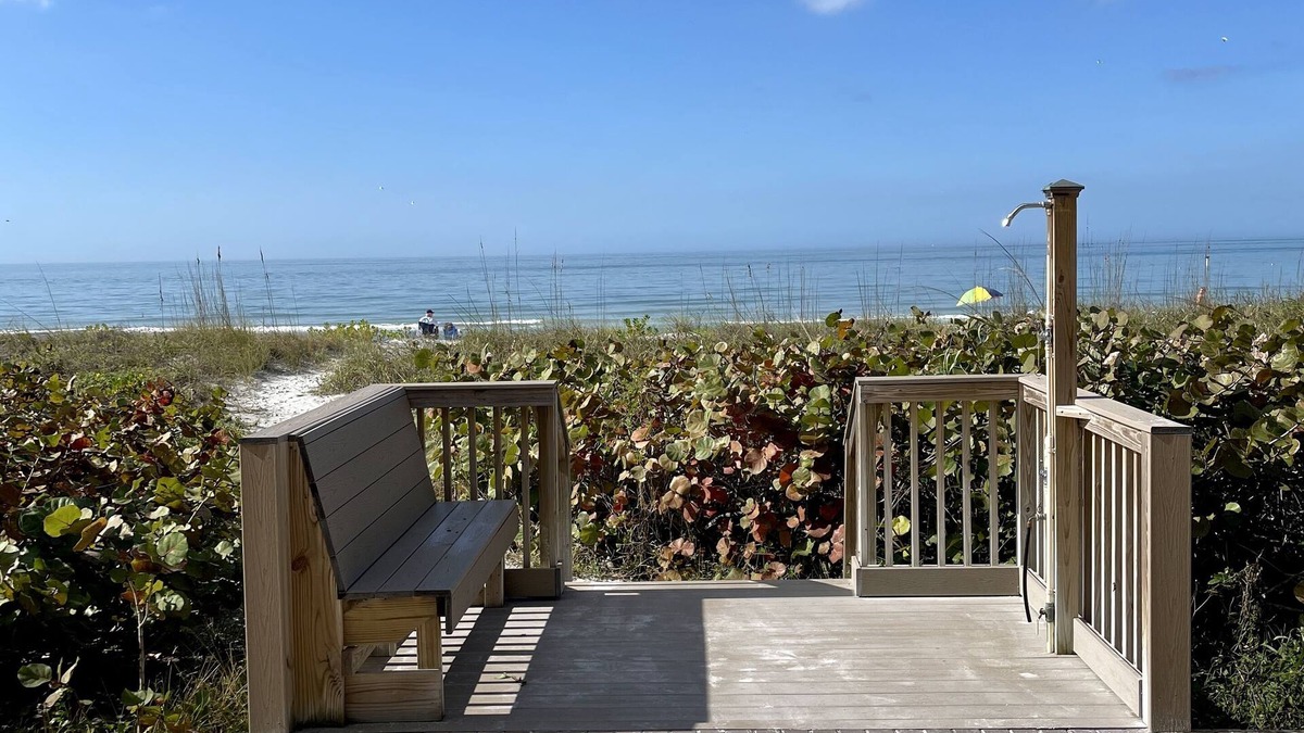Belleair Beach Condo | Beautifully Updated Beachside Condo!