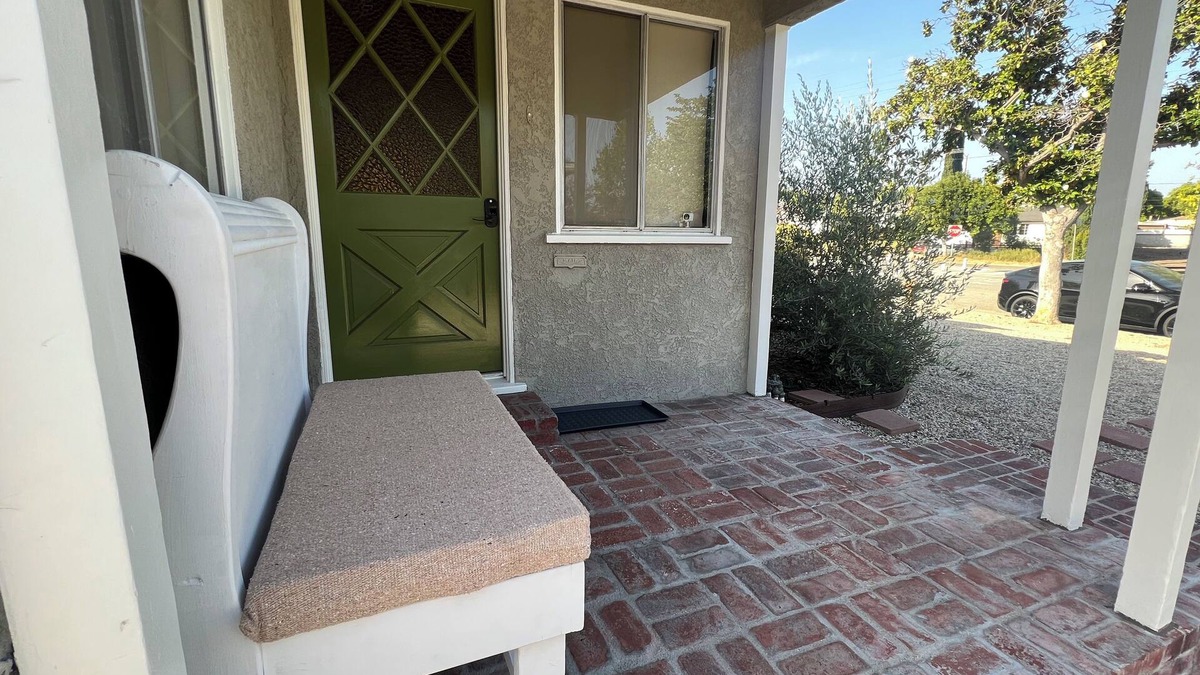Toluca Woods House | Beauty and Grace 1938 One Bedroom
