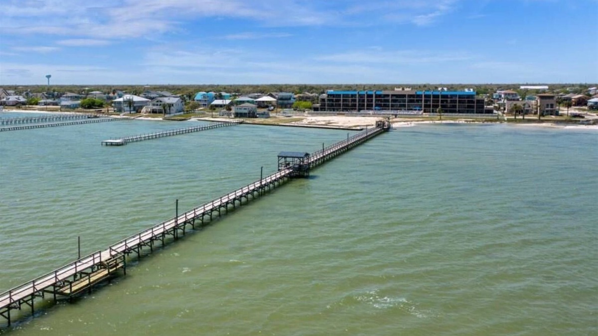Rockport Condo | Beauty Blues Laguna Reef 310 | Waterfront Condo w/Pool, Pier & Stunning Views