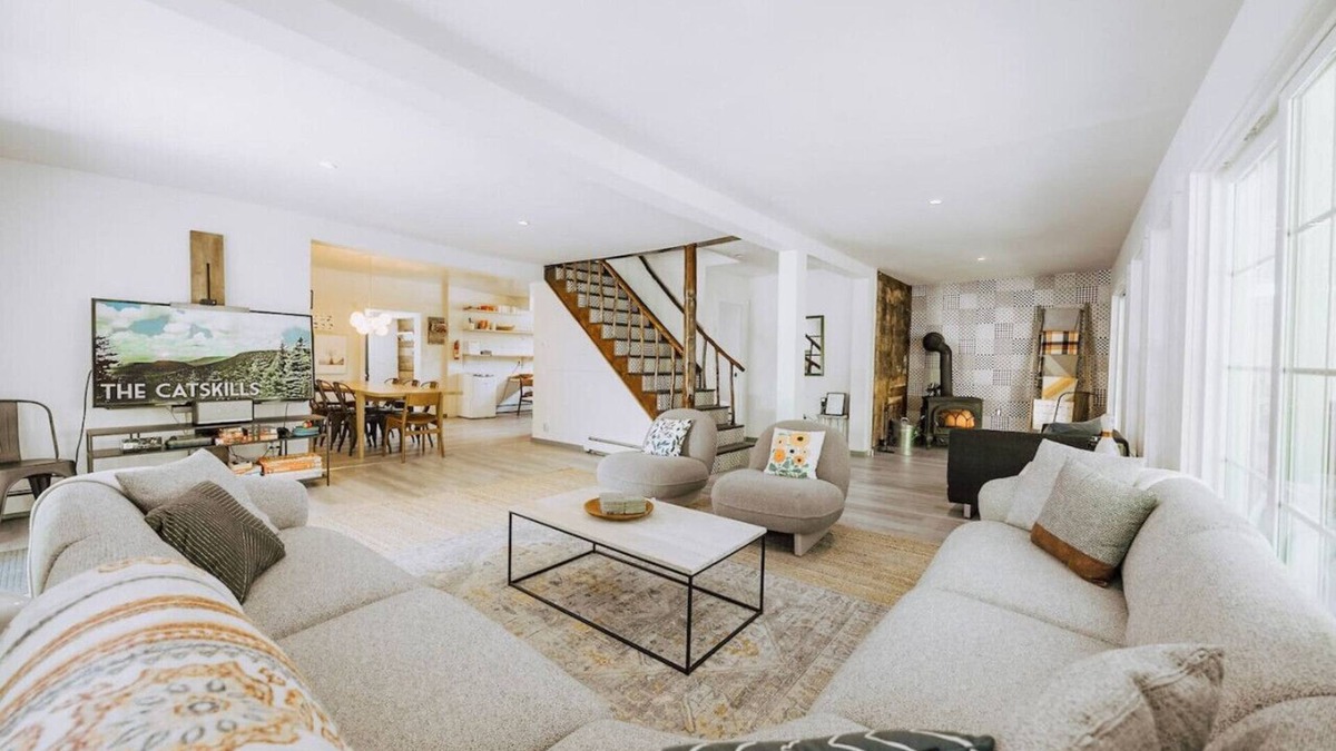 Livingston Manor House | Beaver Cottage - Waterfront, Hot Tub, Fire Pit, Group House
