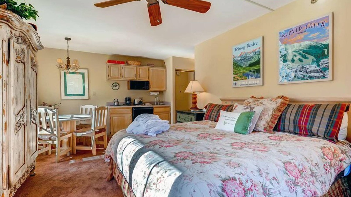 Beaver Creek Apartment | Beaver Creek Home in Ski-In/Ski-Out Complex with Shared Hot Tub/Pool, W/D, WiFi!