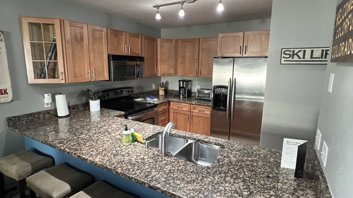 Avon Apartment | Beaver Creek Ski Condo/Infinity Game Table