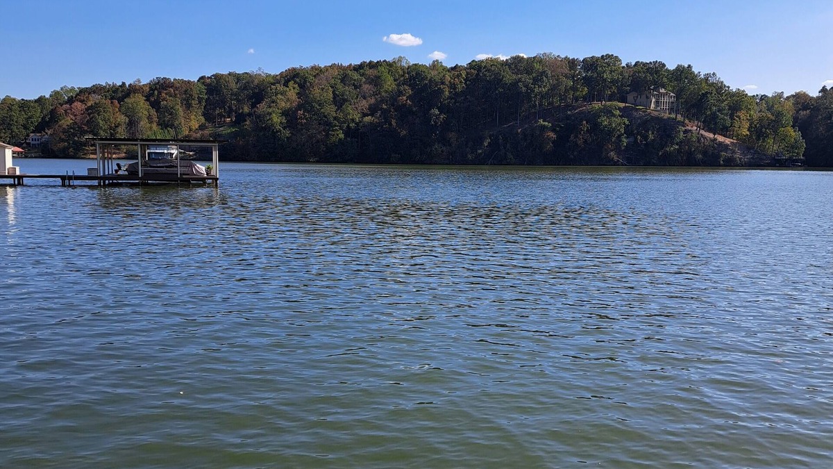 Florence House | Beaver Den Rustic lake housenright on shoals Creek and Wilson lake