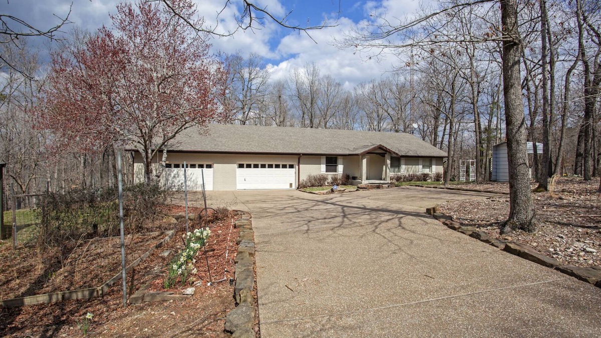Rambo Riviera House | Beaver Lake + Mountain Biking in Northwest Arkansas OZ TRAILS/HOBBS STATE PARK
