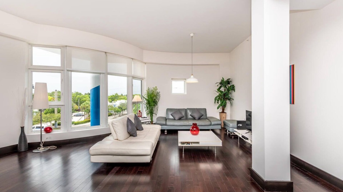 Northeast Miami Apartment | Because you want the best.2 bed/2 bath.Boutique.Sleeps 6