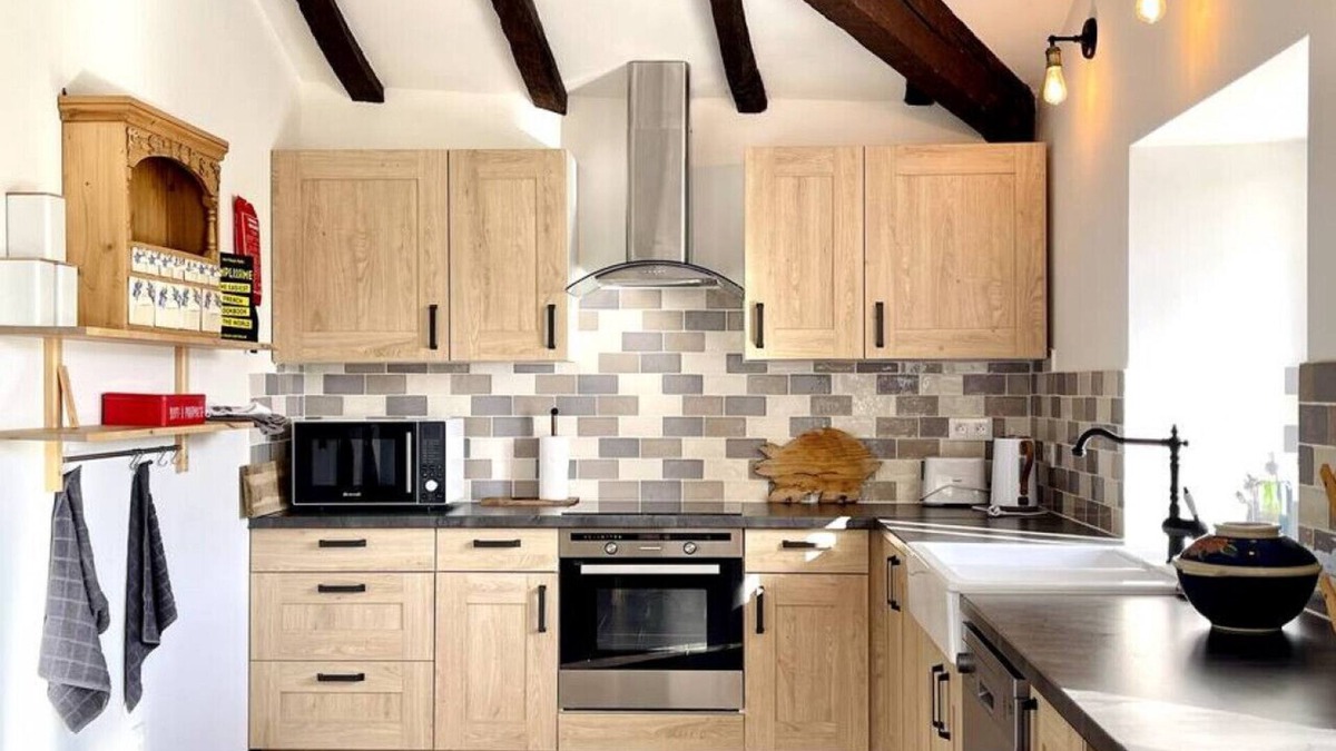 Saint-Jean-de-Duras Villa | Bechade · Elegant country villa with pool in SW France