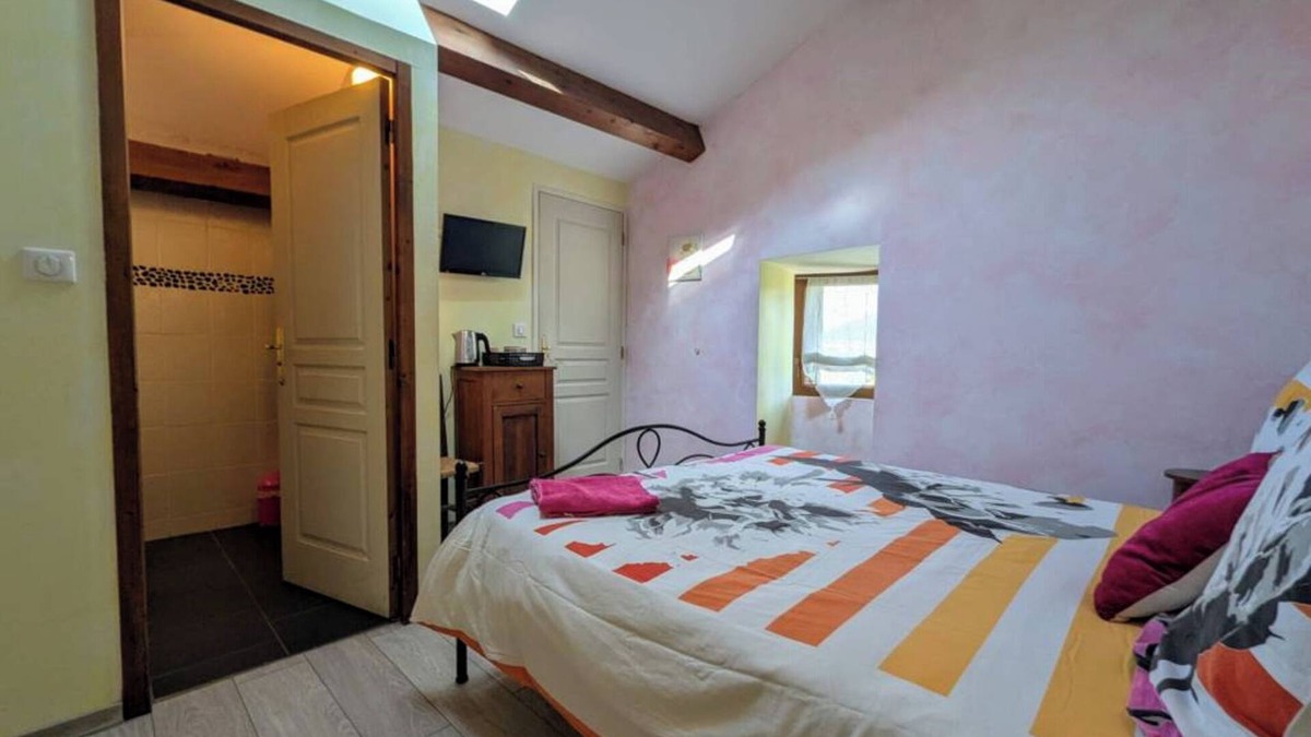 Mostuejouls Bed & Breakfast | Bed and Breakfast 'Chambres D'hôtes - Endurme' with Mountain View, Wi-Fi and Air Conditioning