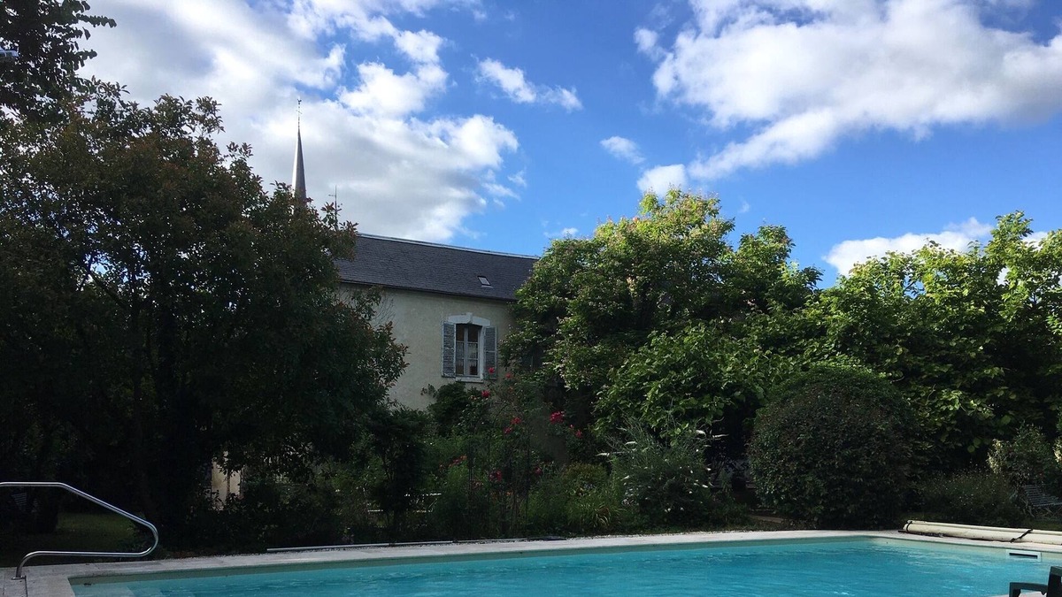 Saint-Fargeau House | bed and breakfast with swimming pool, "the workshop"